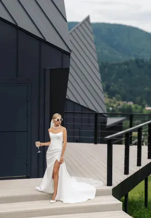 Dress Wholesale Mermaid Beach Satin Wedding Dress Charming Bridal Gown No With Veil And Necklace