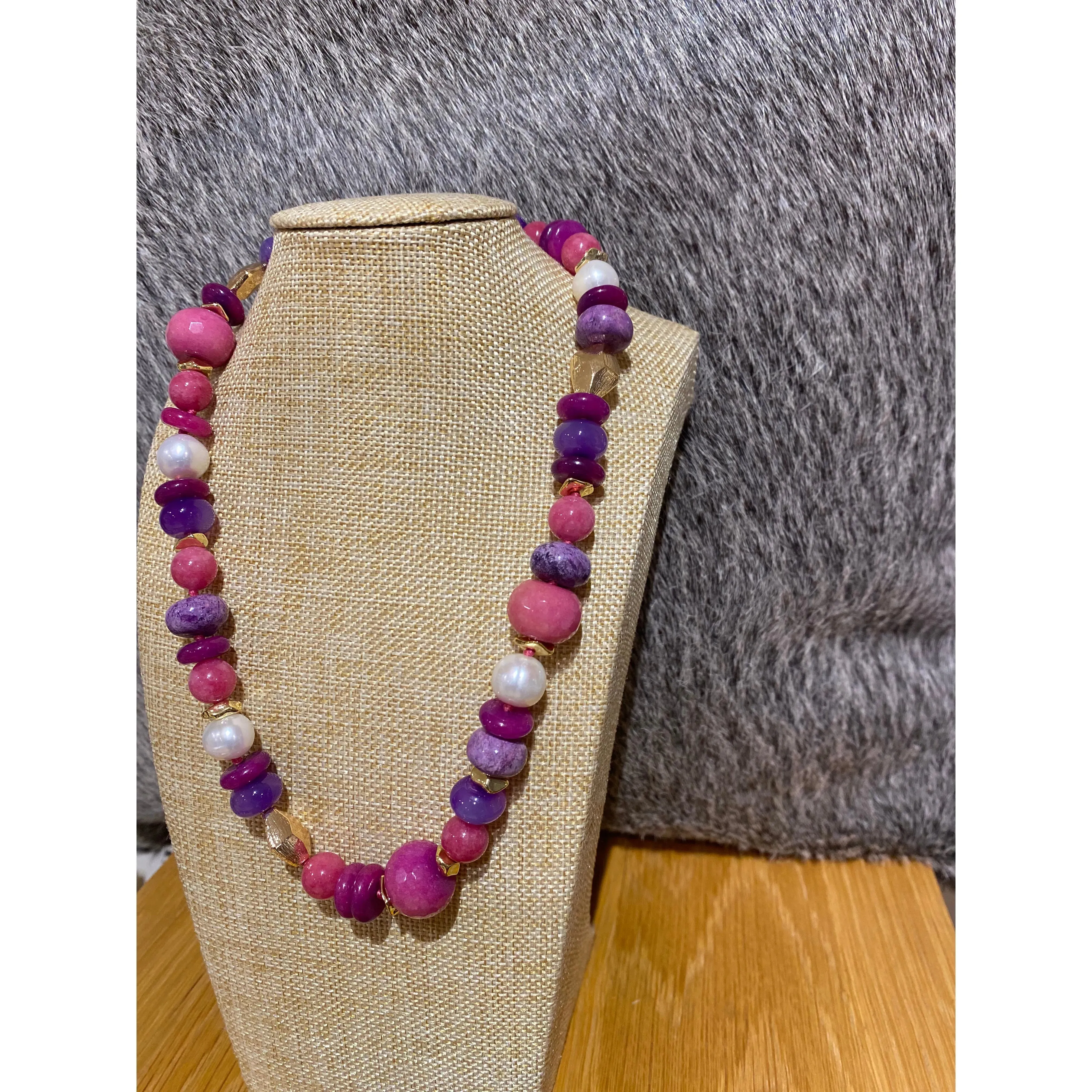 Jade, Agate and Freshwater Pearl Necklace #jap