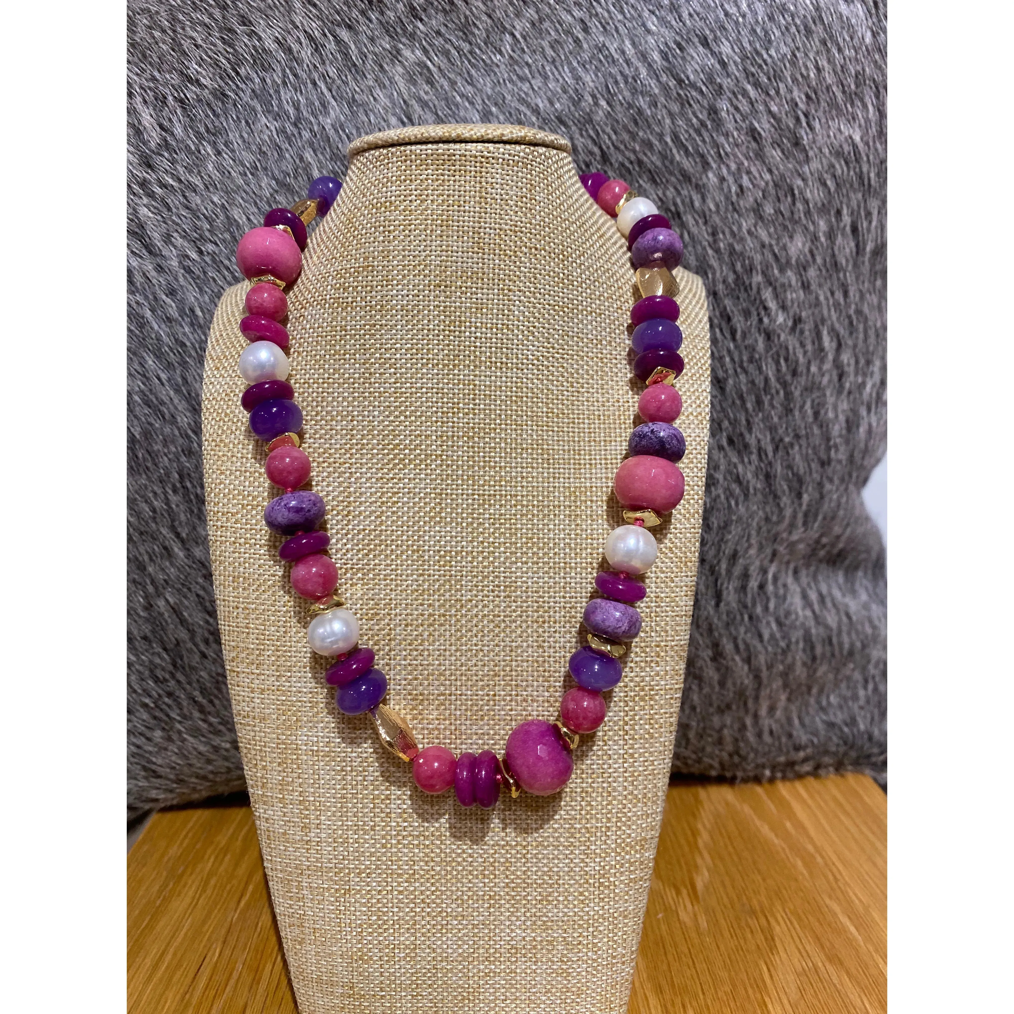 Jade, Agate and Freshwater Pearl Necklace #jap