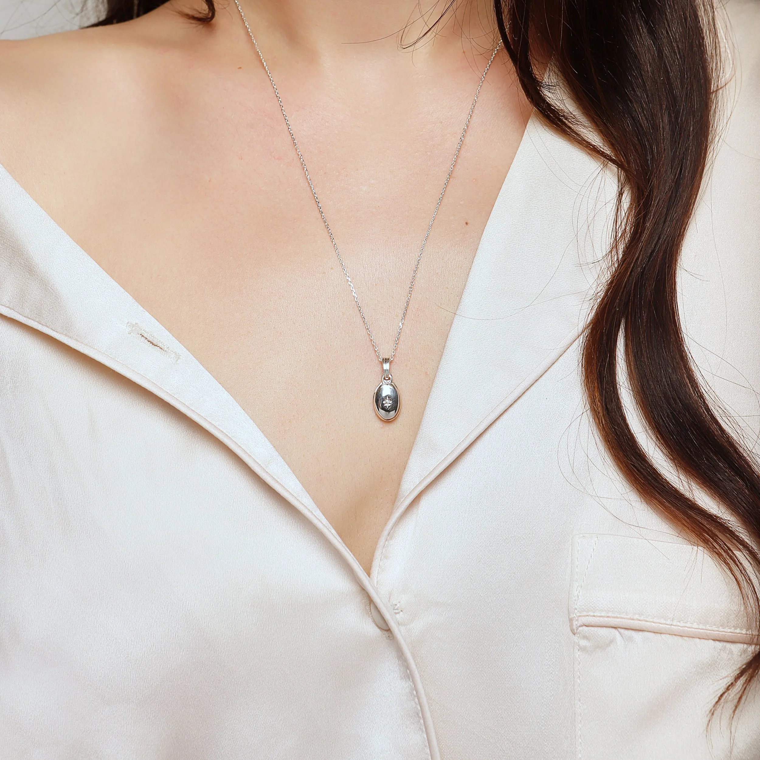Madeline's Locket in Silver - Vintage Oval